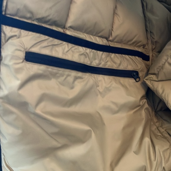 Mountain Hardware vest - Picture 10 of 13